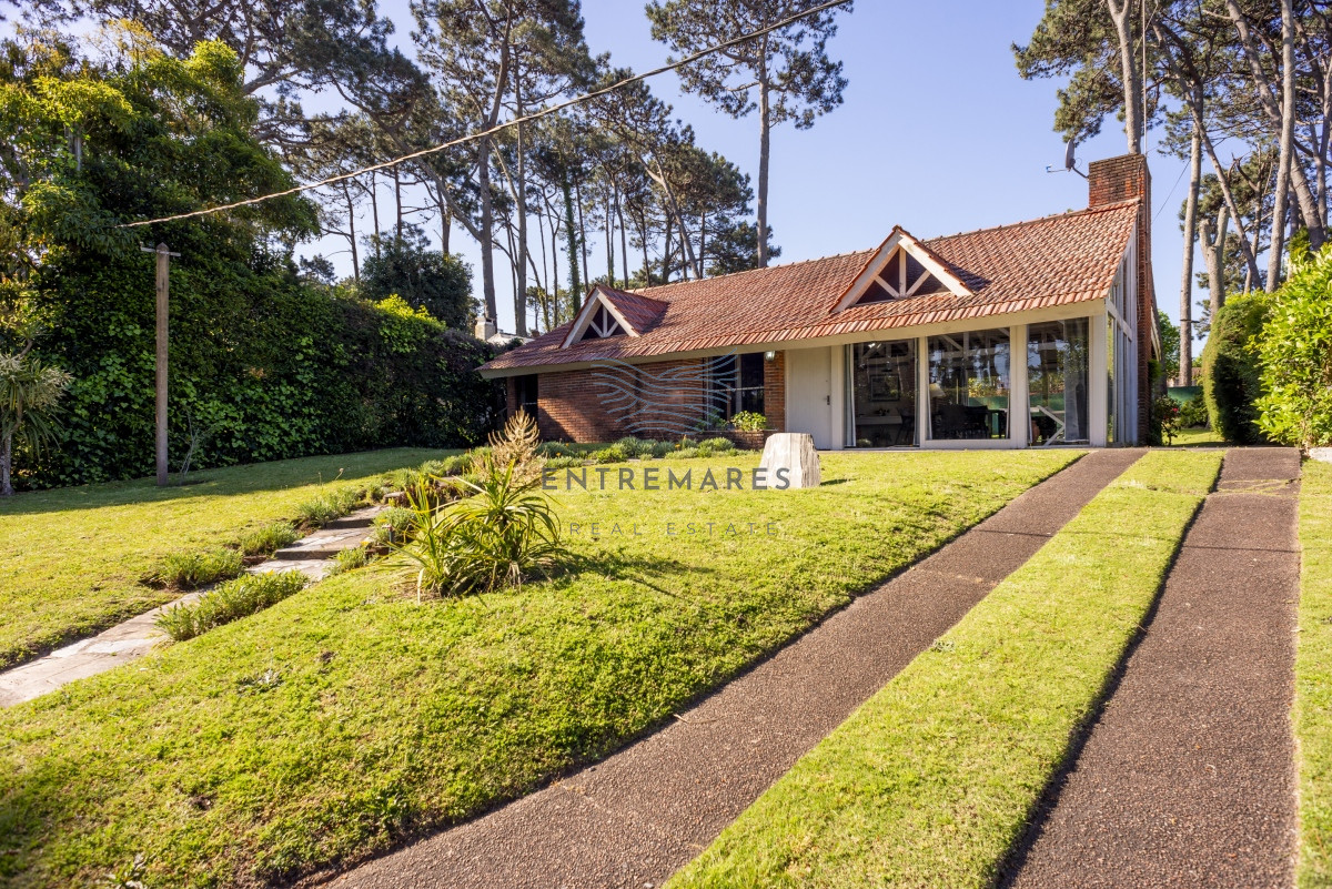 Casa ID.108 - Venta casa 3 dormitorios y dependencia San Rafael Punta del Este