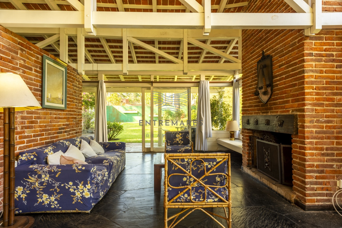 Casa ID.108 - Venta casa 3 dormitorios y dependencia San Rafael Punta del Este