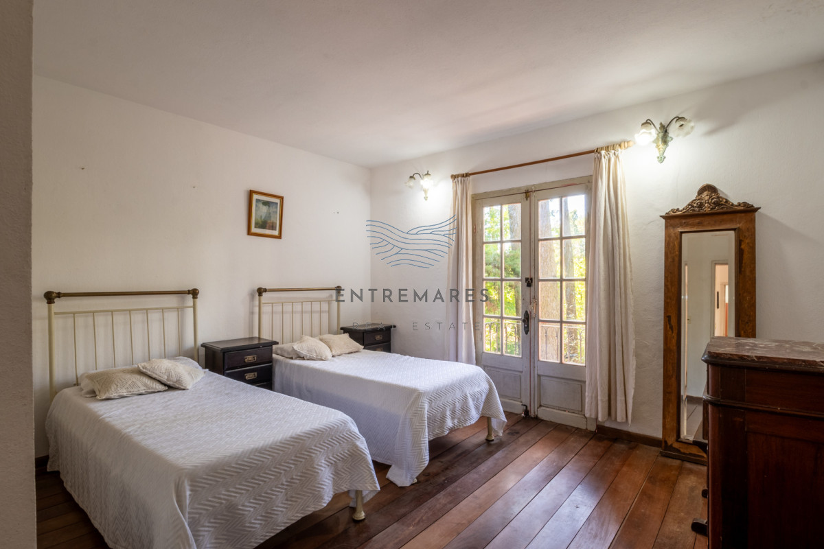 Casa ID.383 - Casa de estilo en Pinares, 4 habitaciones y 3 baños