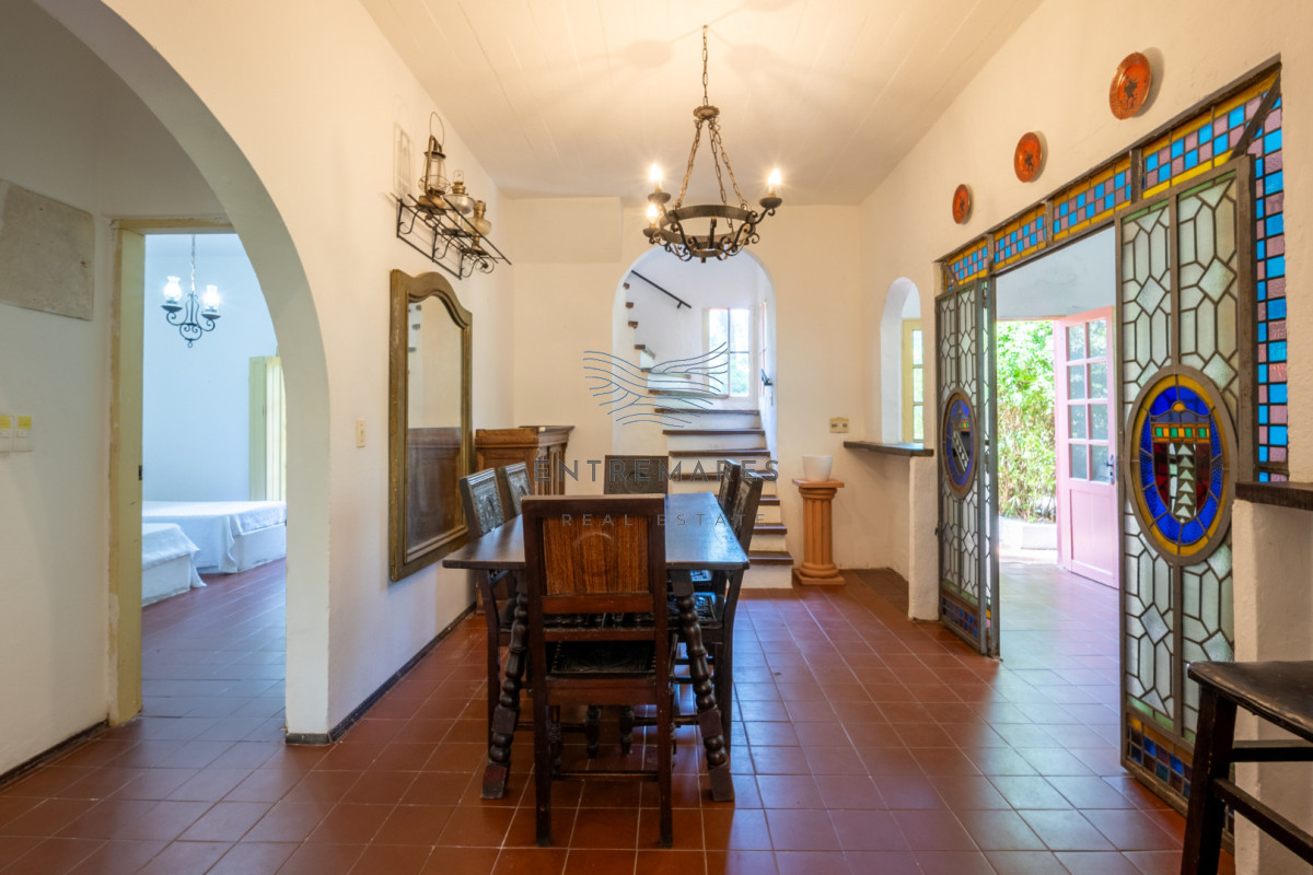 Casa ID.383 - Casa de estilo en Pinares, 4 habitaciones y 3 baños