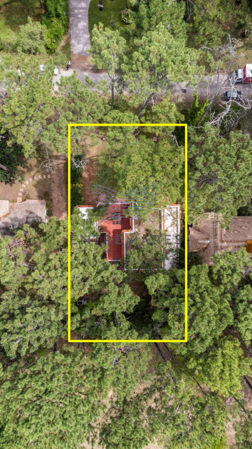 Casa ID.383 - Casa de estilo en Pinares, 4 habitaciones y 3 baños