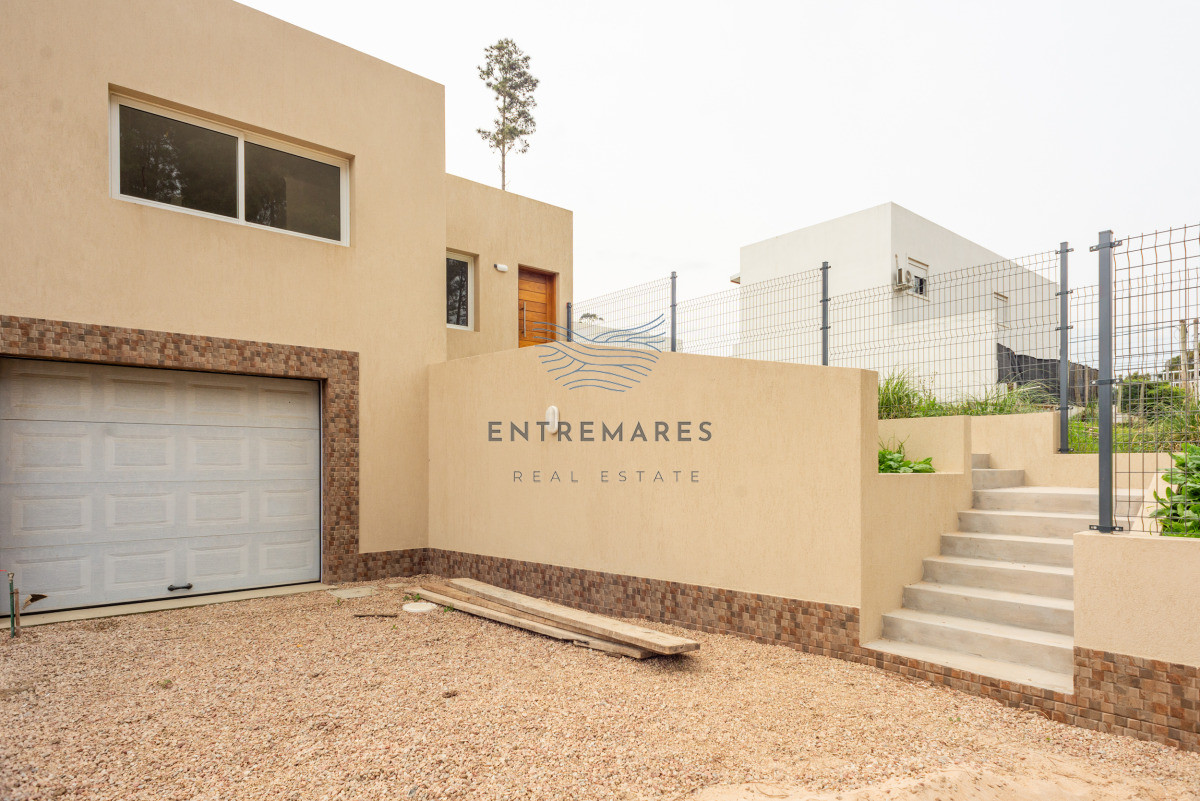 Casa ID.274 - Altos de la laguna, 2 dormitorios con garage