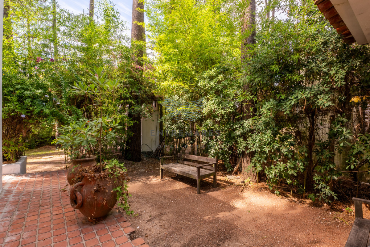 Casa ID.383 - Casa de estilo en Pinares, 4 habitaciones y 3 baños