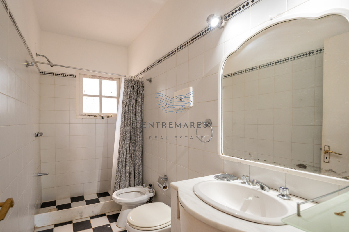 Casa ID.383 - Casa de estilo en Pinares, 4 habitaciones y 3 baños