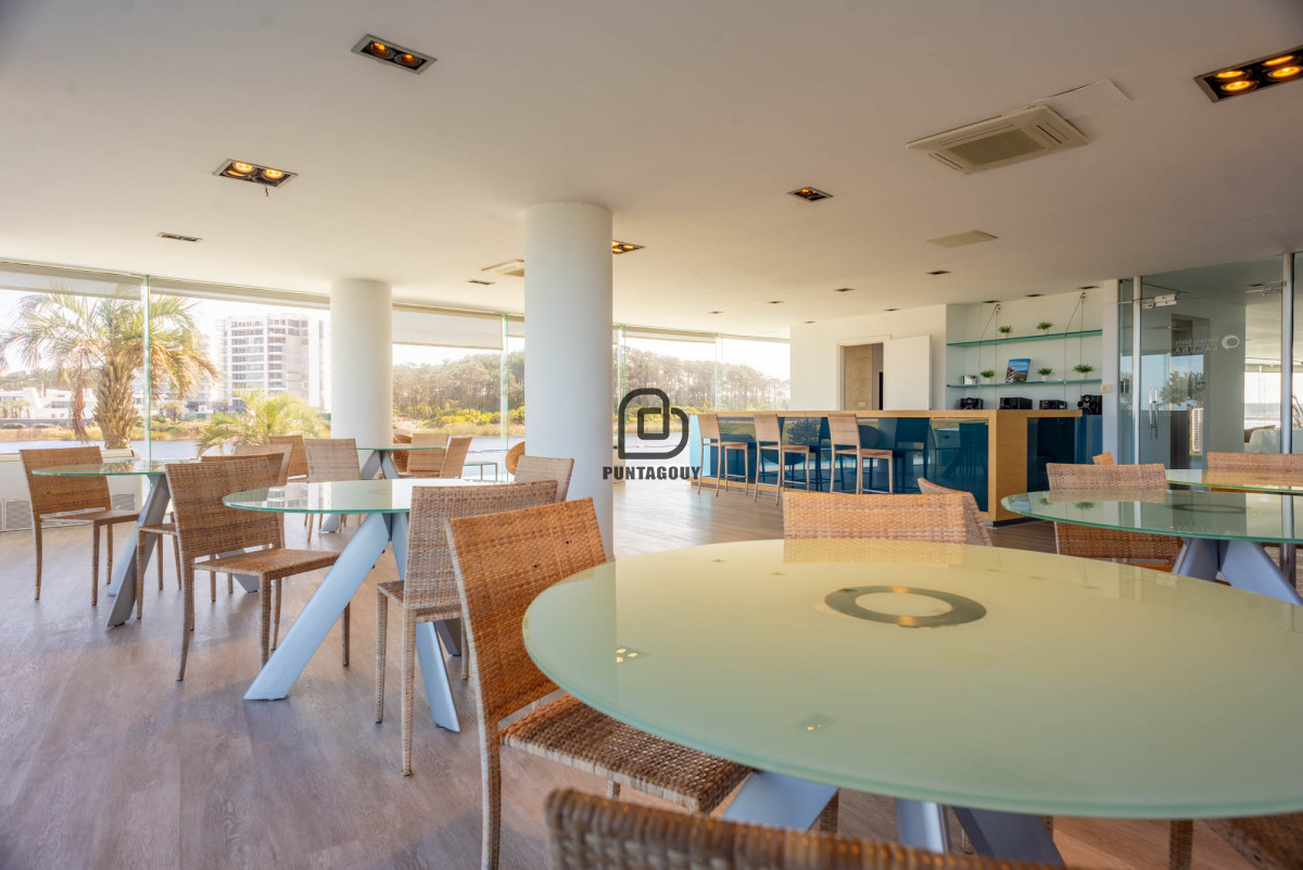 Apartamento ID.1340 - Venta de 3 dormitorios vista despejada a la laguna y al mar.