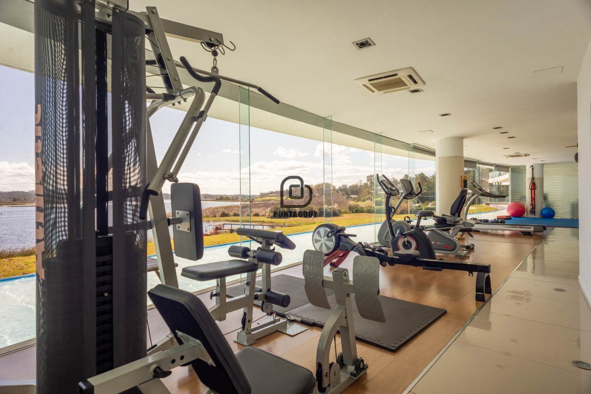 Apartamento ID.1340 - Venta de 3 dormitorios vista despejada a la laguna y al mar.