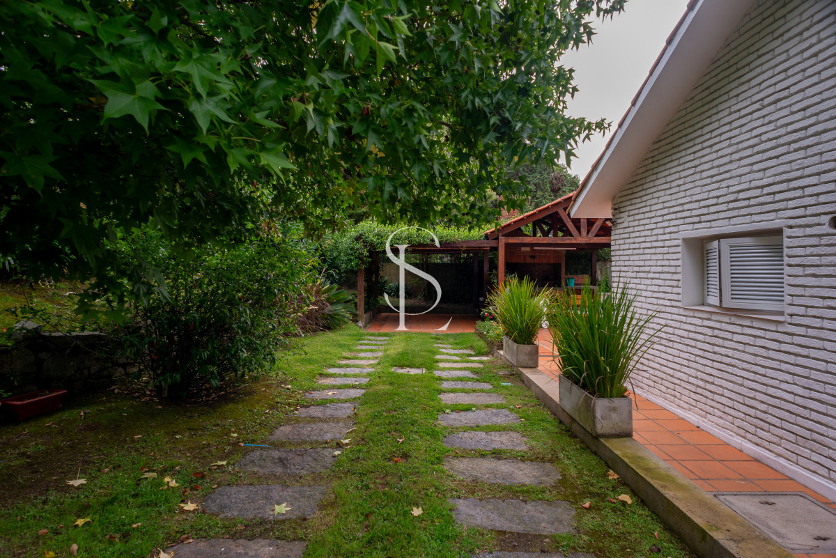 Casa ID.99 - 3 dormitorios con piscina, Cantegril, Punta del Este