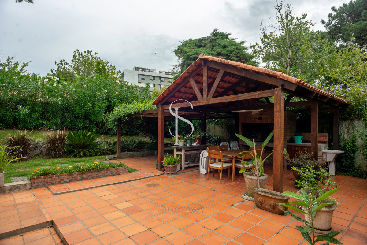 Casa ID.99 - 3 dormitorios con piscina, Cantegril, Punta del Este
