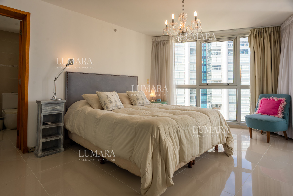 Apartamento ID.3290 - 3 y dependencia Sunrise Tower, Piso Alto, Playa Mansa