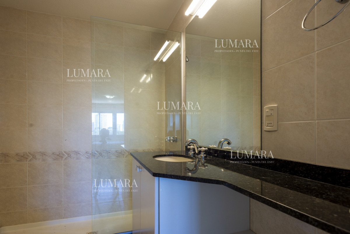 Apartamento ID.2189 - 3 dormitorios, Roosevelt , Punta del Este