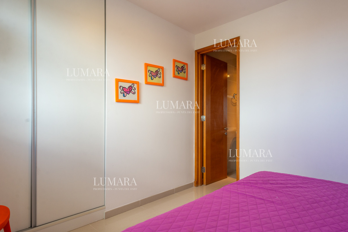 Apartamento ID.3290 - 3 y dependencia Sunrise Tower, Piso Alto, Playa Mansa