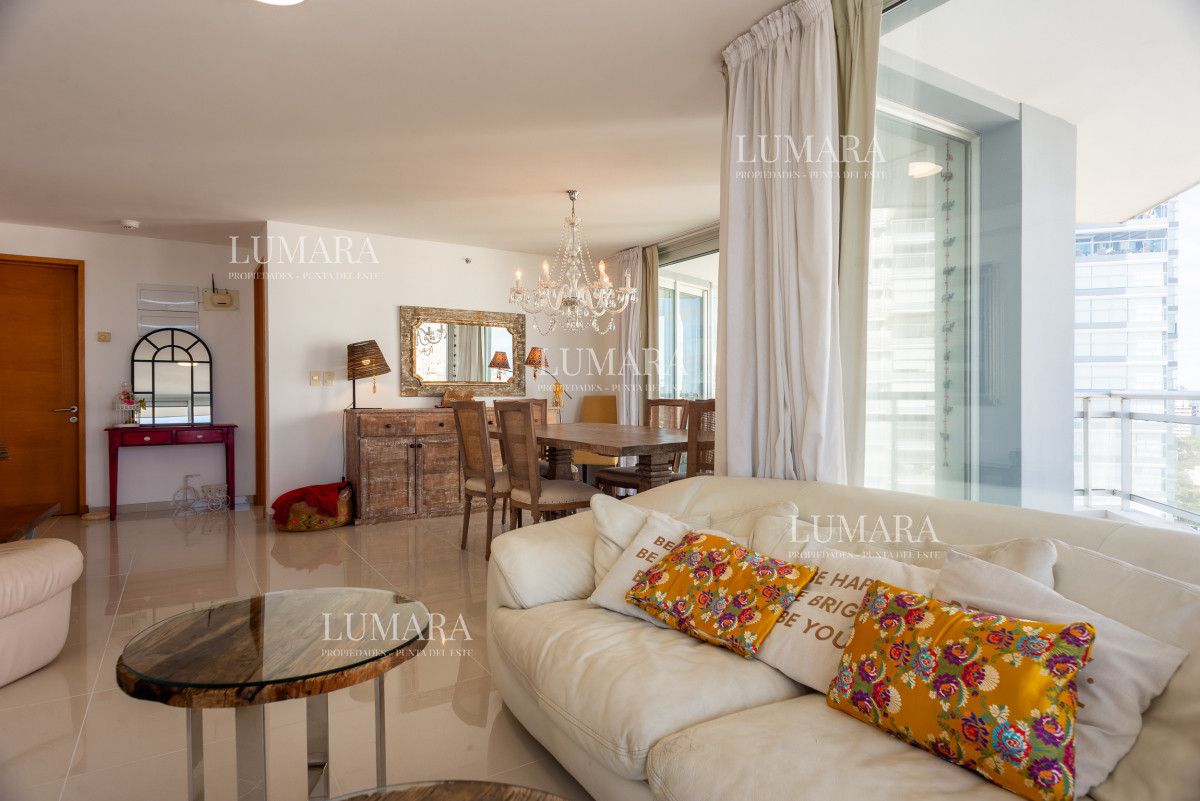 Apartamento ID.3290 - 3 y dependencia Sunrise Tower, Piso Alto, Playa Mansa