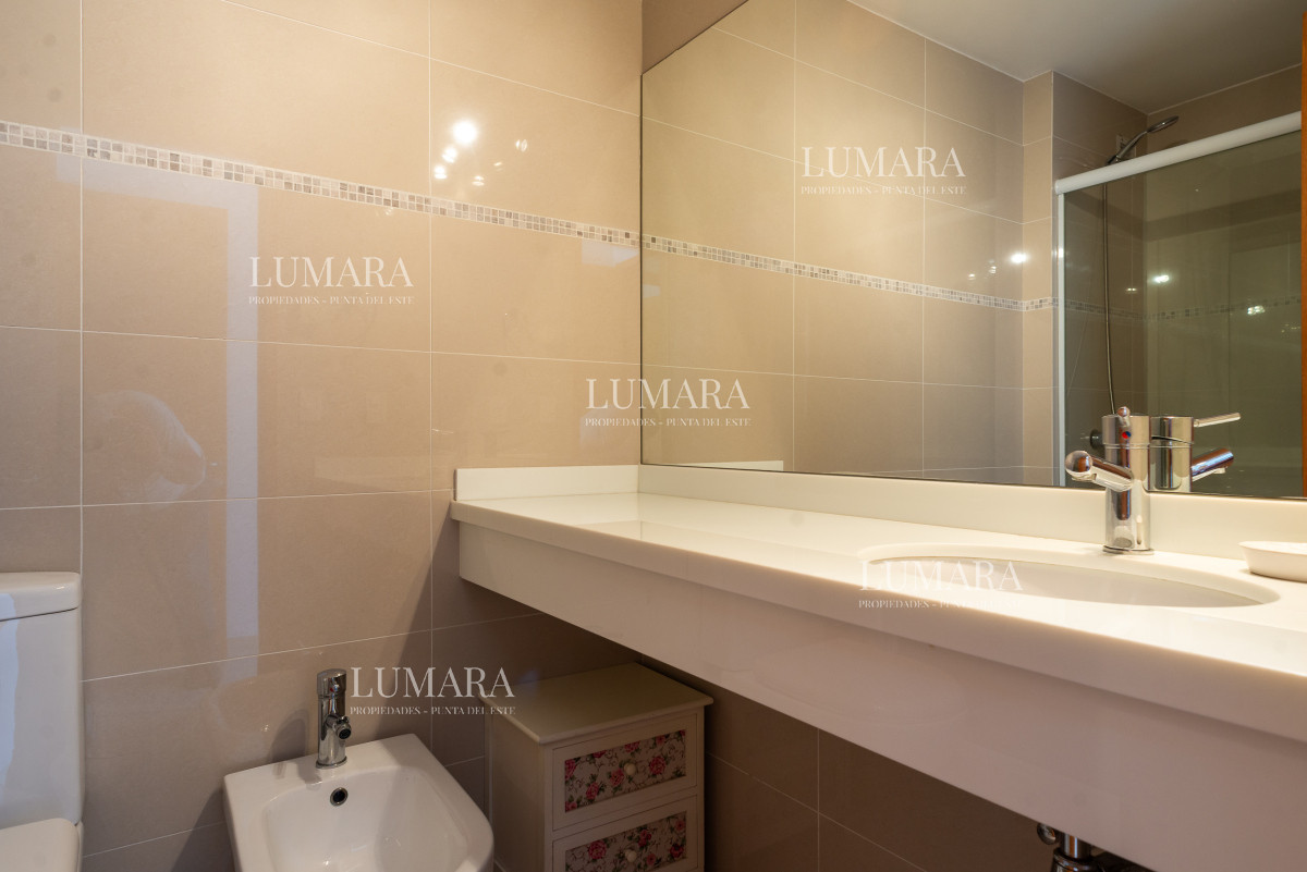 Apartamento ID.3290 - 3 y dependencia Sunrise Tower, Piso Alto, Playa Mansa