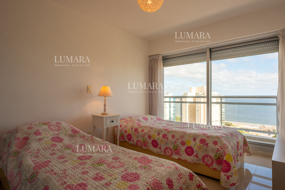 Apartamento ID.3290 - 3 y dependencia Sunrise Tower, Piso Alto, Playa Mansa