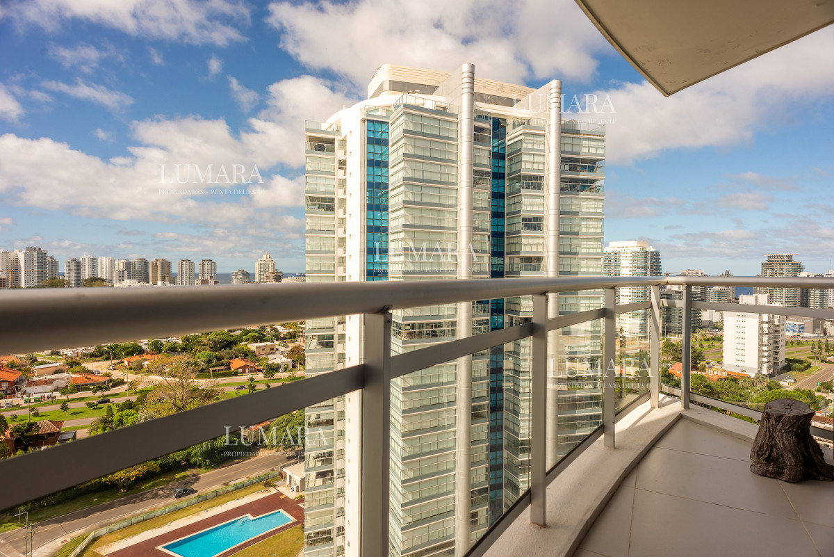 Apartamento ID.3290 - 3 y dependencia Sunrise Tower, Piso Alto, Playa Mansa