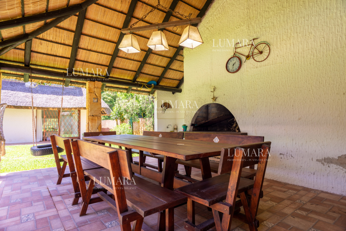 Casa ID.3997 - Alquiler 5 dormitorios piscina climatizada Punta del Este