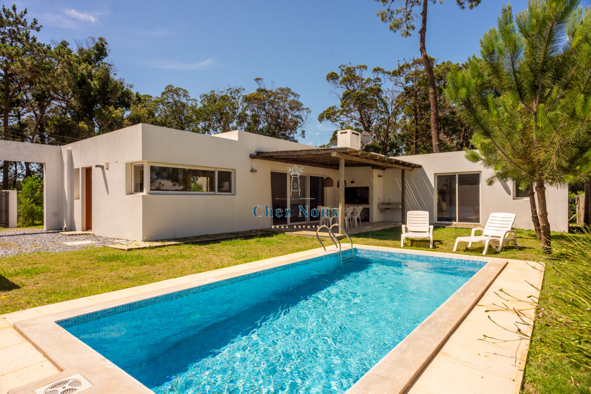 Casa ID.302 - CASA CON PISCINA EN LA BARRA 3 DORMITORIOS
