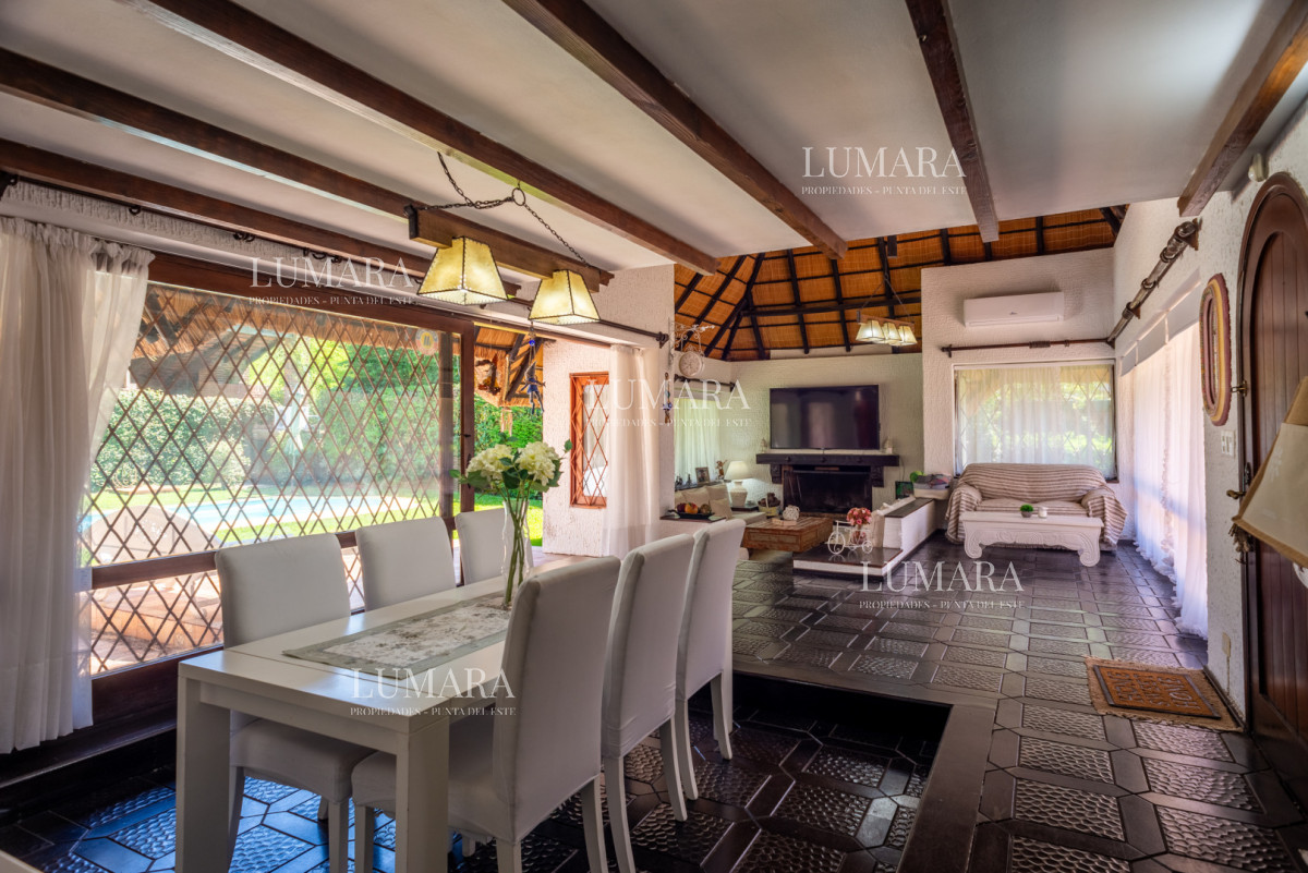 Casa ID.3997 - Alquiler 5 dormitorios piscina climatizada Punta del Este