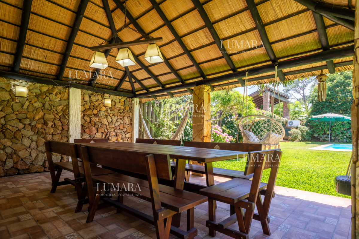 Casa ID.3997 - Alquiler 5 dormitorios piscina climatizada Punta del Este