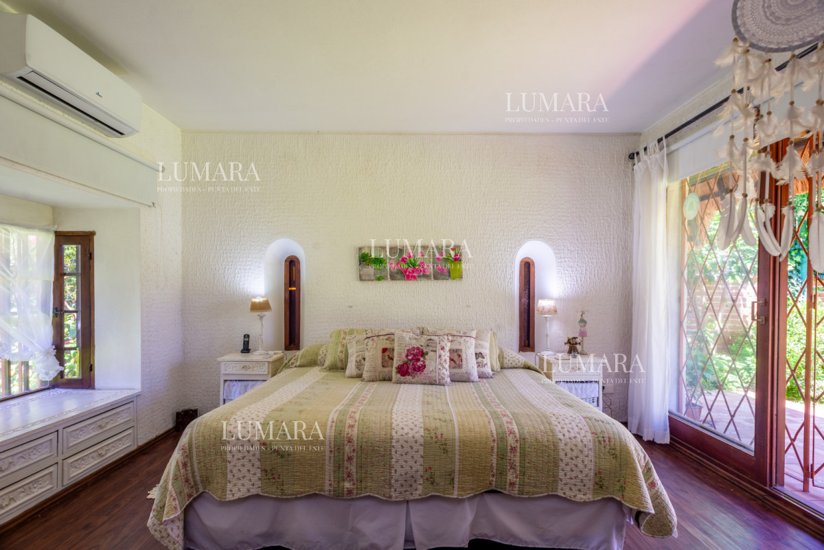 Casa ID.3997 - Alquiler 5 dormitorios piscina climatizada Punta del Este
