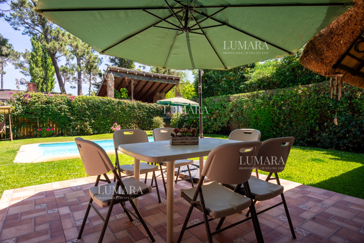Casa ID.3997 - Alquiler 5 dormitorios piscina climatizada Punta del Este