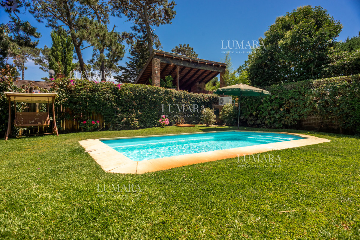 Casa ID.3997 - Alquiler 5 dormitorios piscina climatizada Punta del Este