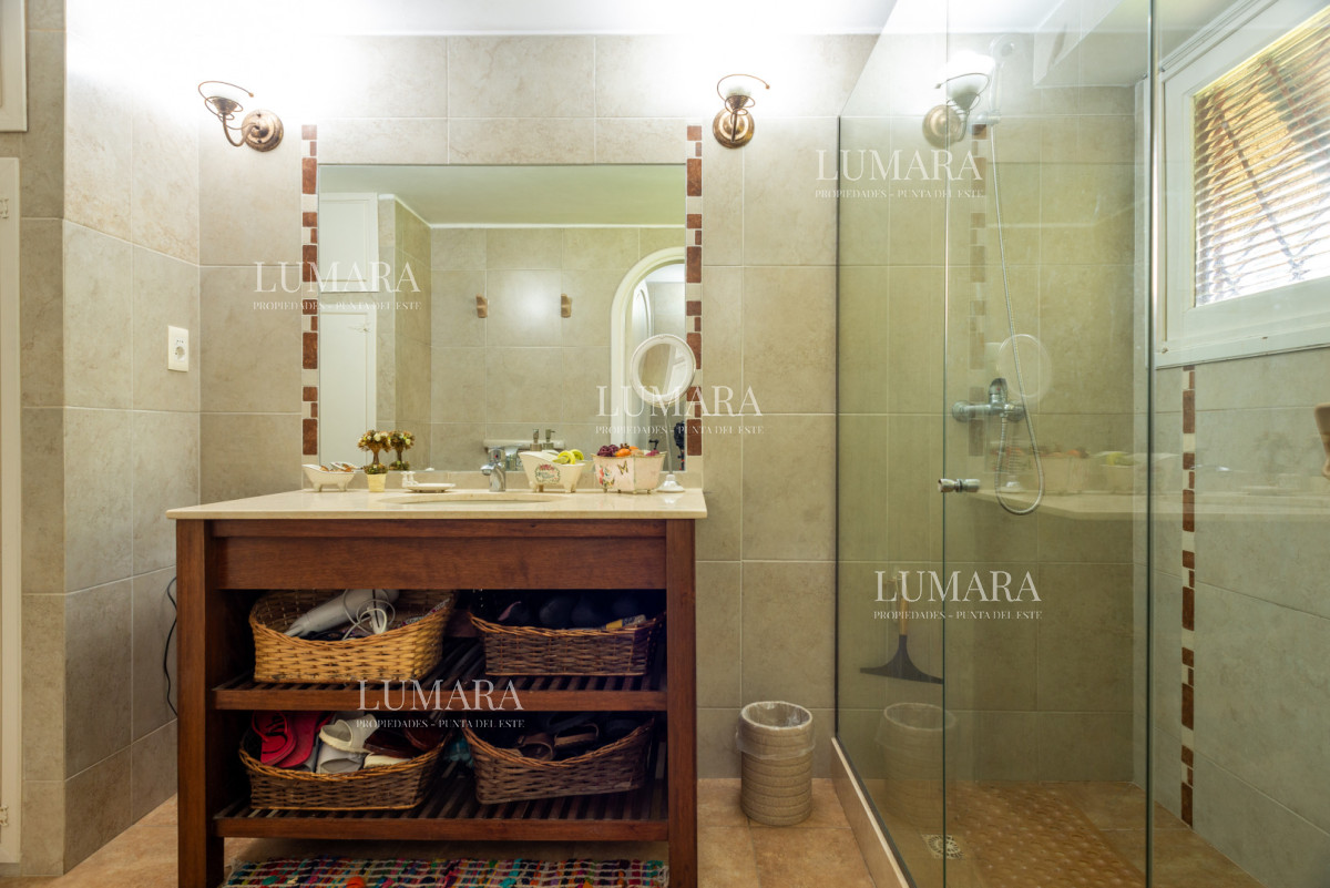 Casa ID.3997 - Alquiler 5 dormitorios piscina climatizada Punta del Este