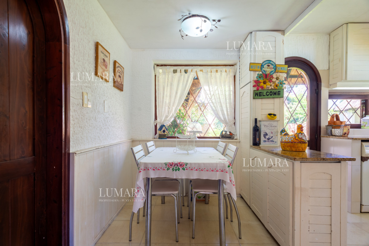 Casa ID.3997 - Alquiler 5 dormitorios piscina climatizada Punta del Este