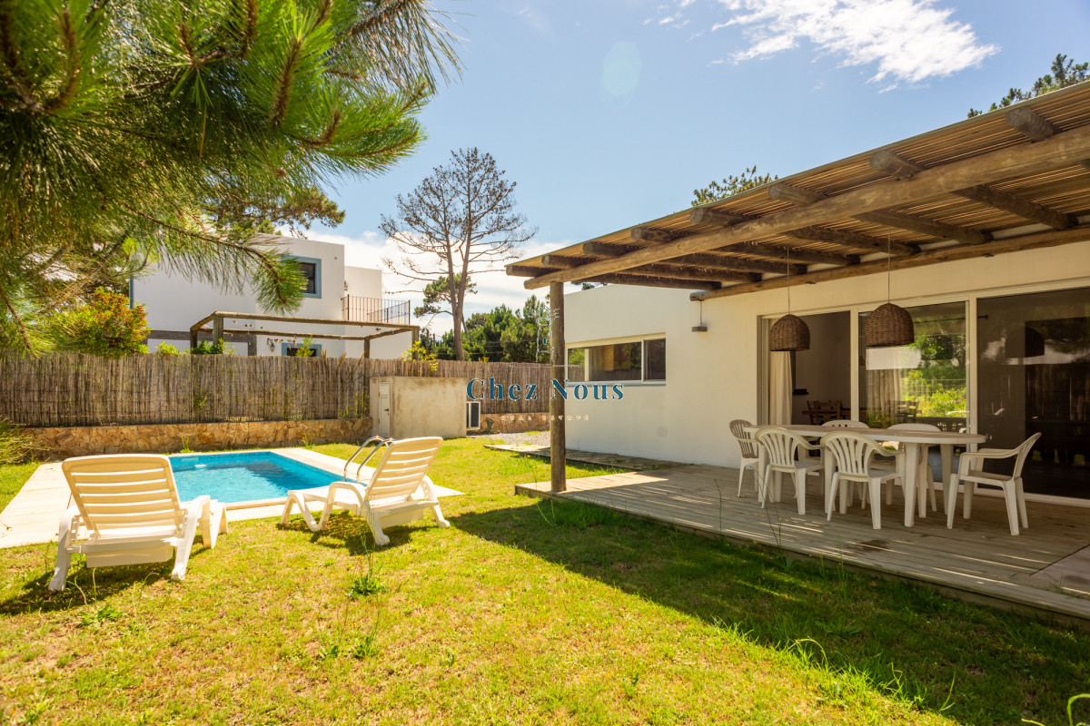 Casa ID.302 - CASA CON PISCINA EN LA BARRA 3 DORMITORIOS