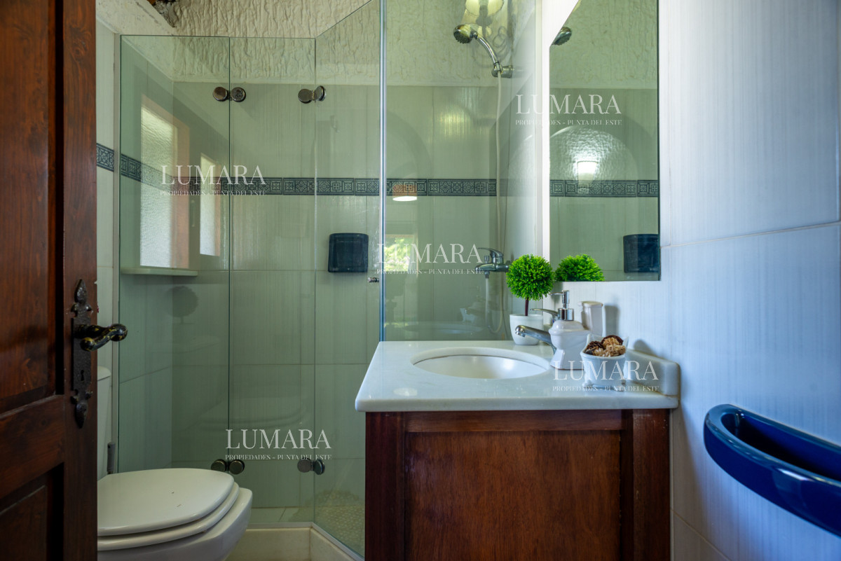 Casa ID.3997 - Alquiler 5 dormitorios piscina climatizada Punta del Este