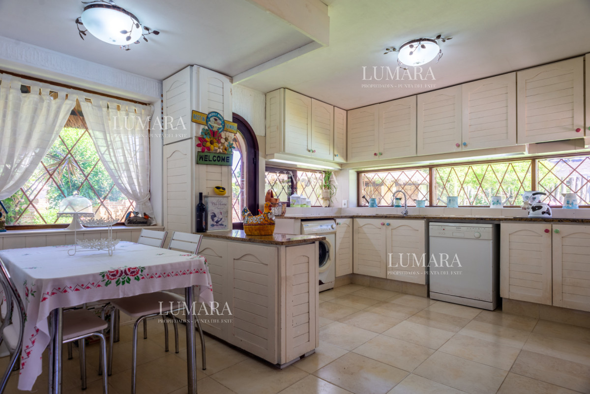Casa ID.3997 - Alquiler 5 dormitorios piscina climatizada Punta del Este