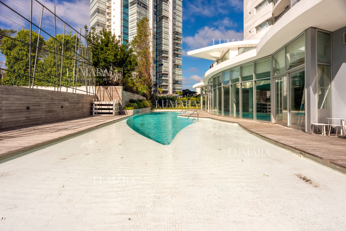 Apartamento ID.3290 - 3 y dependencia Sunrise Tower, Piso Alto, Playa Mansa