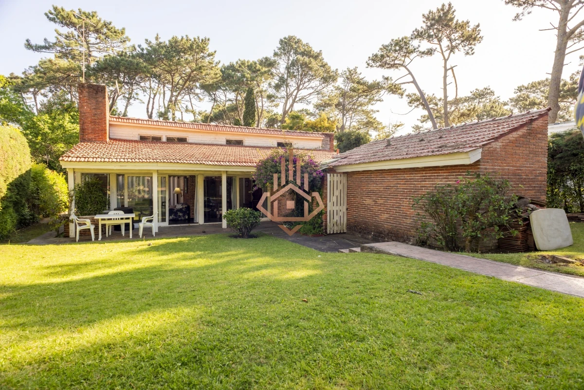 Venta casa 3 dormitorios y dependencia San Rafael Punta del Este