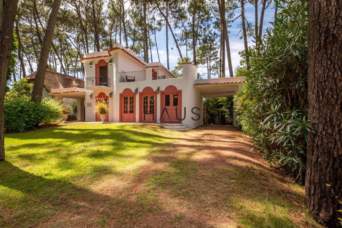 Casa ID.623 - Casa de estilo en Pinares, 4 habitaciones y 3 baños