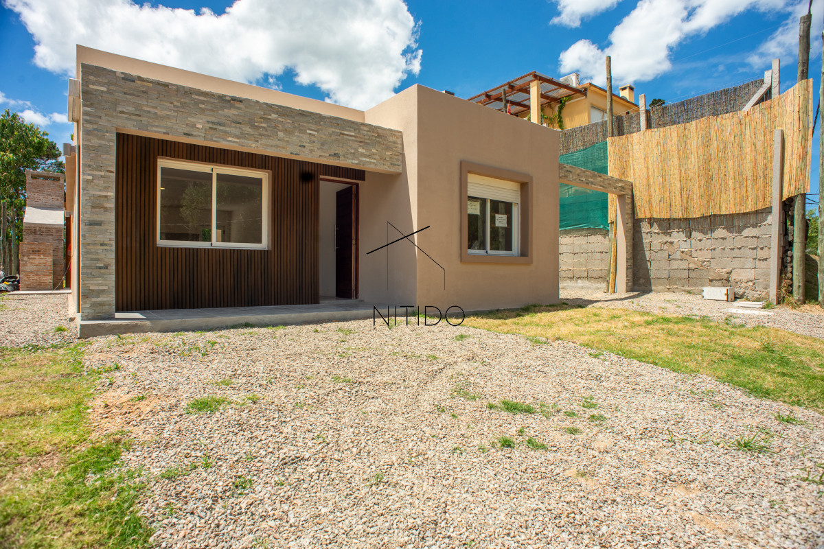 Casa ID.191 - 2 dormitorios 2 baños cerca de la laguna y el mar!