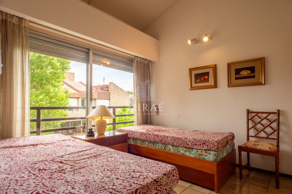 Apartamento ID.158 - 3 dormitorios playa mansa cerca del mar