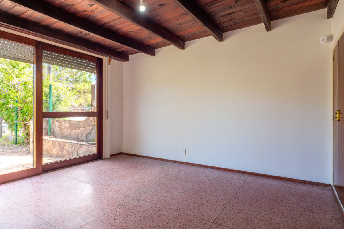 Casa ID.473 - Casa en Pinares 2 dormitorios, solida construccion