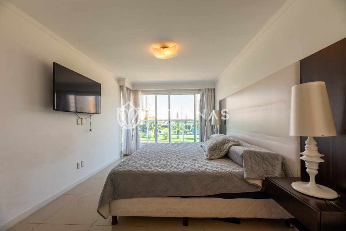 Apartamento ID.89 - 3 dormitorios y dependencia, Playa Mansa, Punta del Este