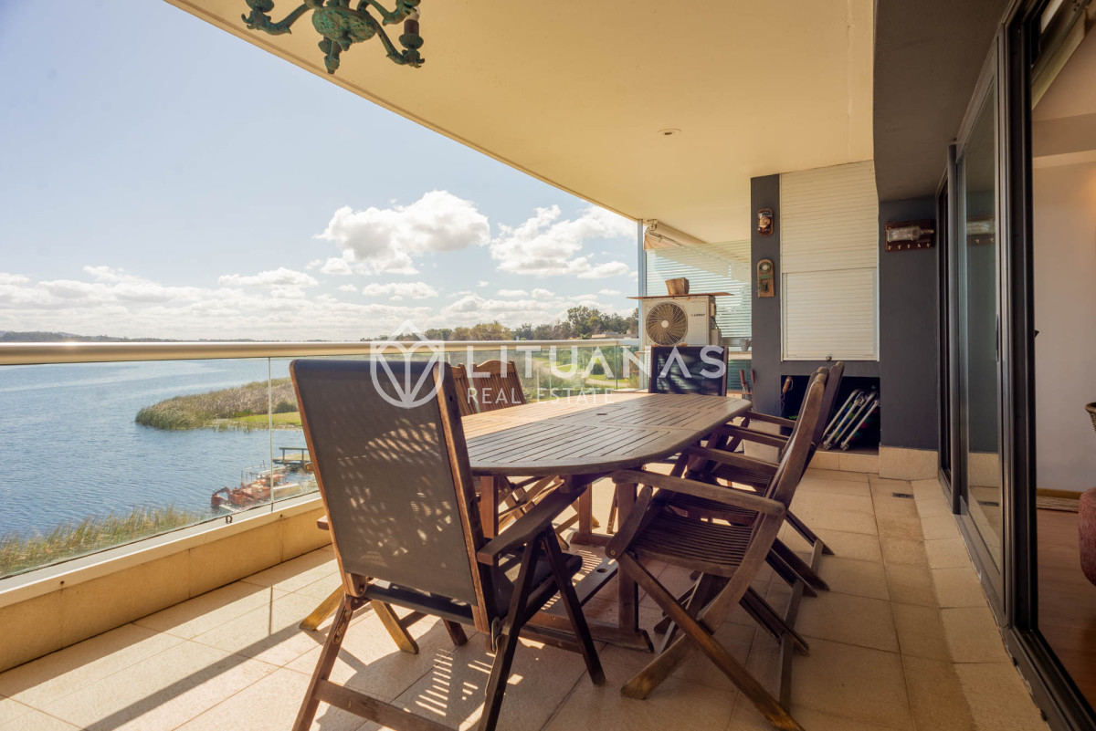 Apartamento ID.34 - 3 dormitorios vista despejada a la laguna y al mar.