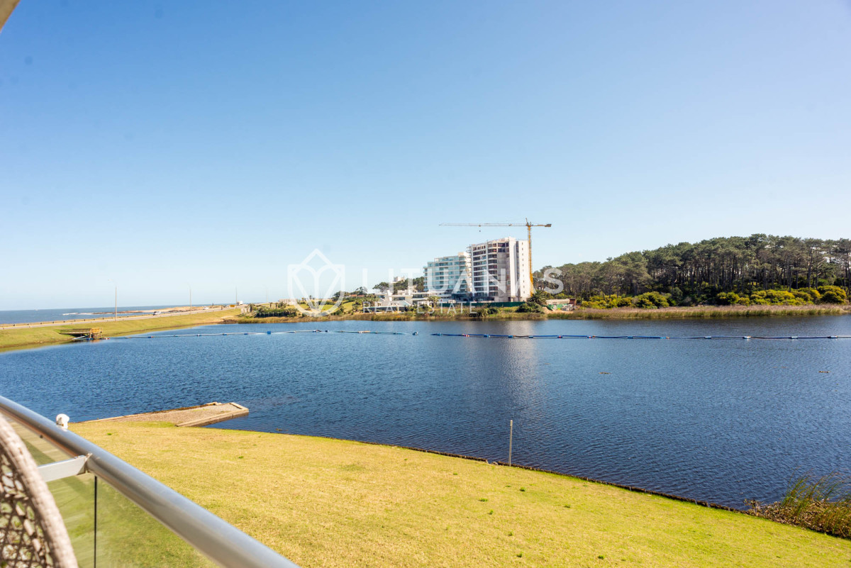 Apartamento ID.34 - 3 dormitorios vista despejada a la laguna y al mar.