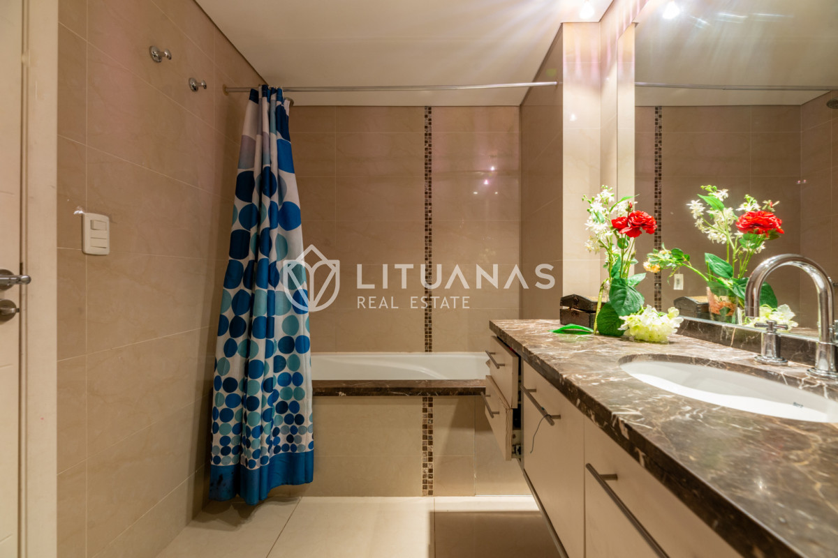 Apartamento ID.89 - 3 dormitorios y dependencia, Playa Mansa, Punta del Este