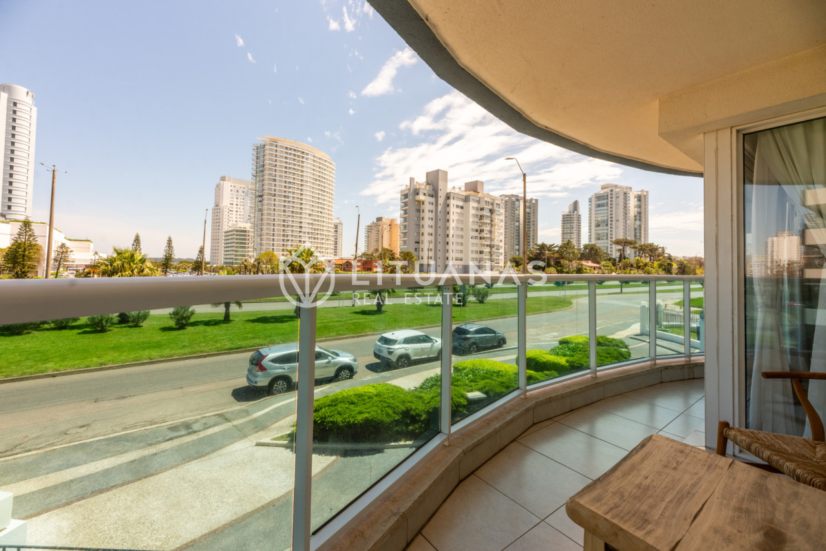Apartamento ID.89 - 3 dormitorios y dependencia, Playa Mansa, Punta del Este