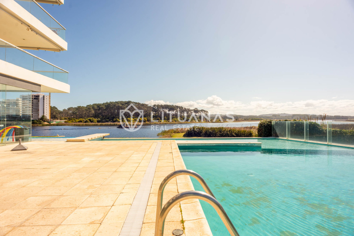 Apartamento ID.34 - 3 dormitorios vista despejada a la laguna y al mar.