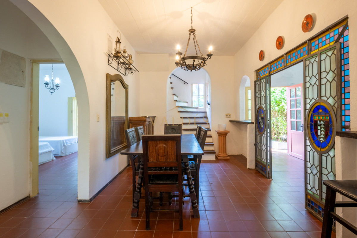 Casa ID.5242 - Casa de estilo en Pinares, 4 habitaciones y 3 baños