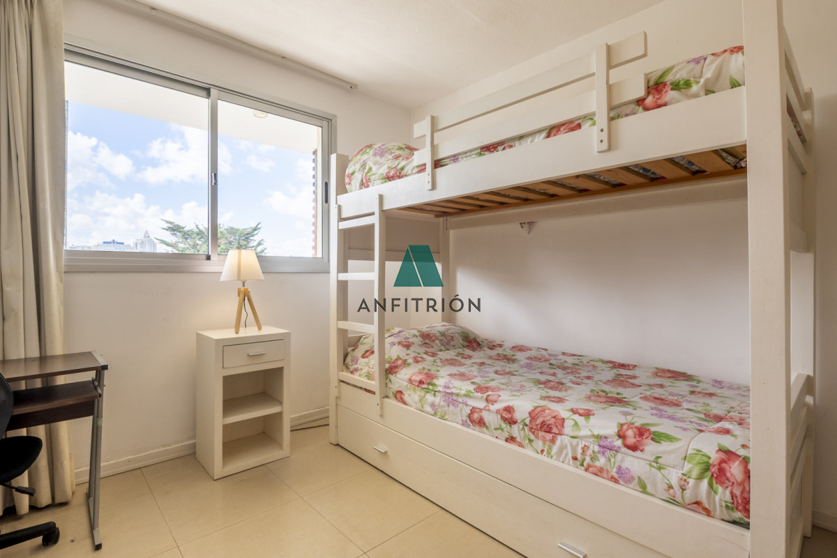 Apartamento ID.225 - 2 dormitorios en Playa Mansa cerca del Mar