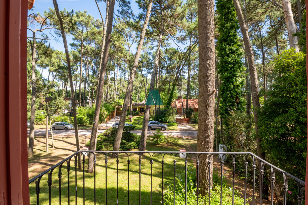 Casa ID.89 - Casa de estilo en Pinares, 4 habitaciones y 3 baños