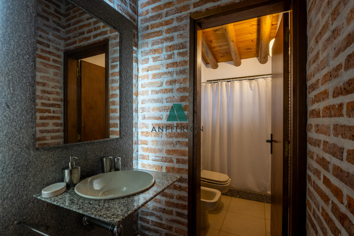 Casa ID.489 - Laguna Blanca 4 dormitorios y servicio