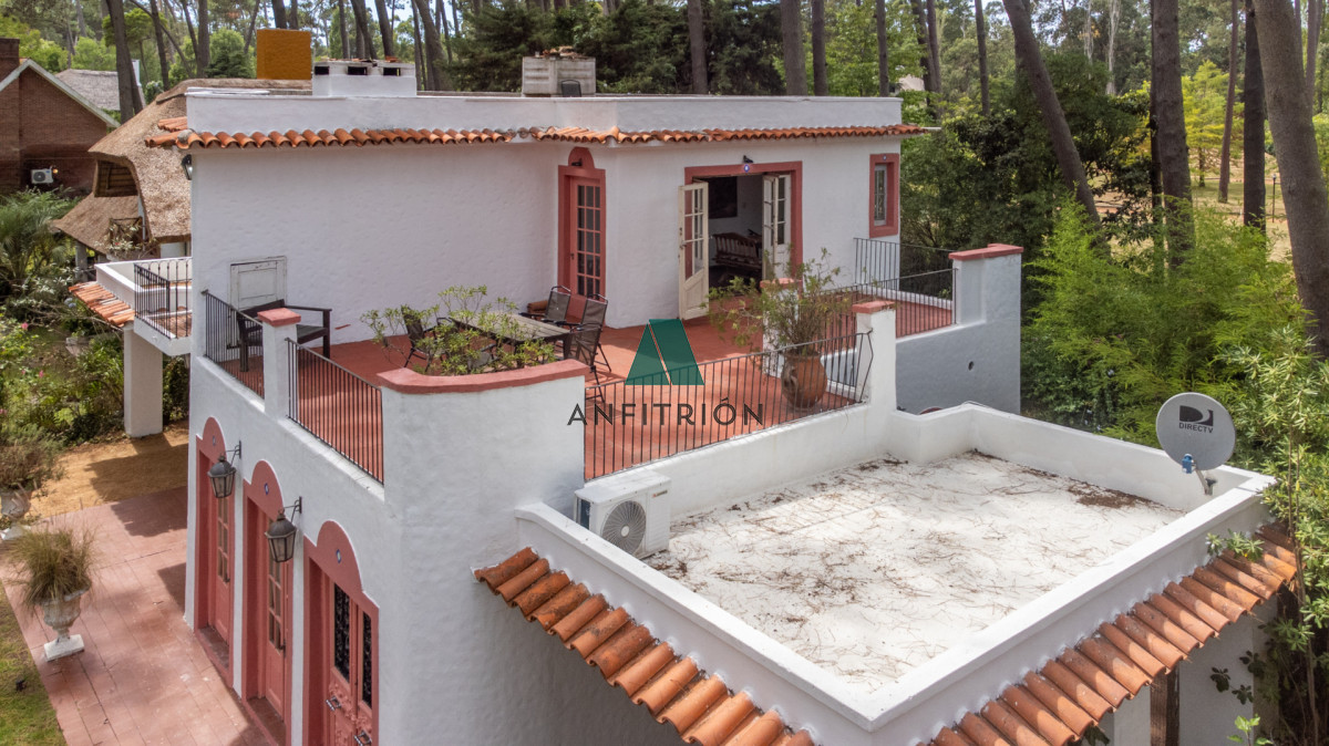 Casa ID.89 - Casa de estilo en Pinares, 4 habitaciones y 3 baños