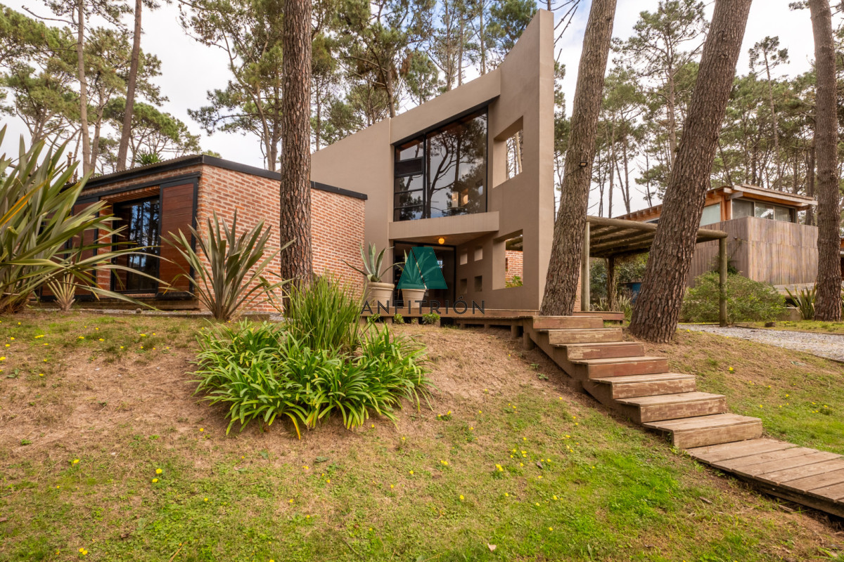 Casa ID.489 - Laguna Blanca 4 dormitorios y servicio