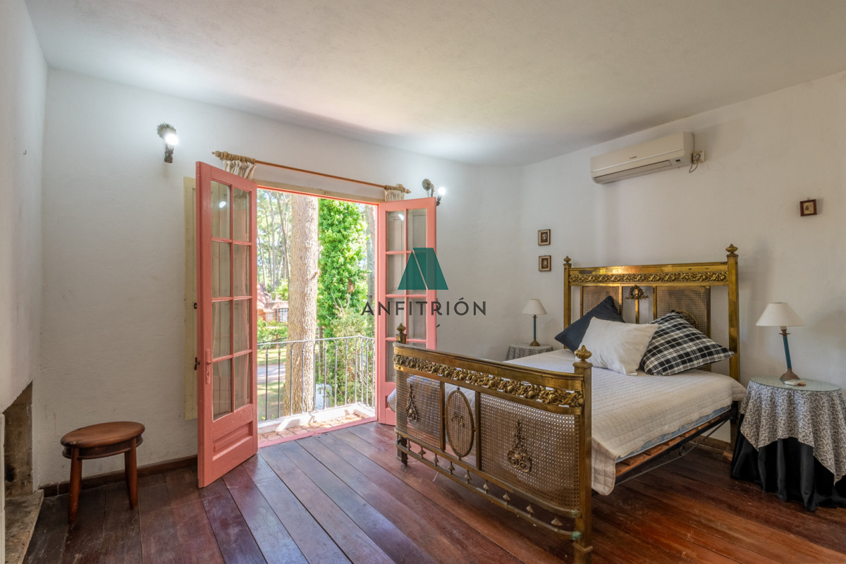 Casa ID.89 - Casa de estilo en Pinares, 4 habitaciones y 3 baños